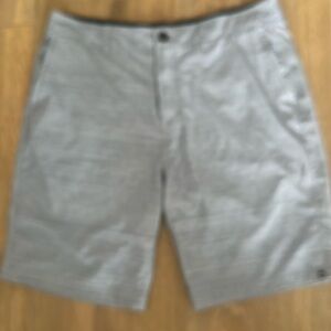 Quicksilver Union Amphibian men's shorts. Color gray. Size 36.